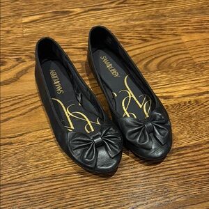 Sam & Libby Black Leather Flats with Flower Detail